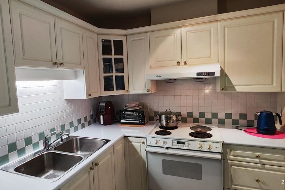 328 5735 Hampton Place Vancouver, BC - 5