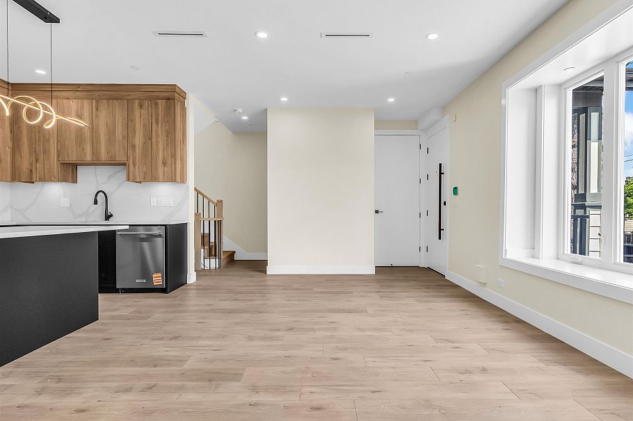 1 5221 Clarendon Street Vancouver, BC - 7