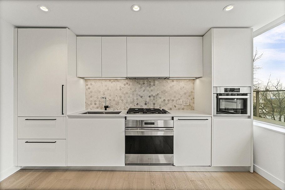 505 1180 Broughton Street Vancouver, BC - 9