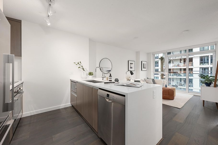 604 1009 Harwood Street Vancouver, BC - 3