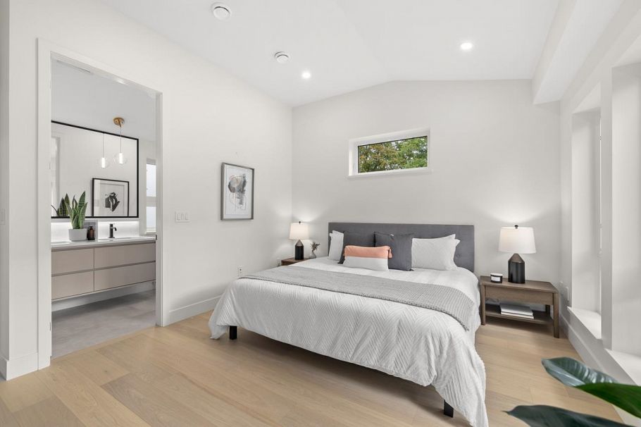 2430 W 49th Avenue Vancouver, BC - 20