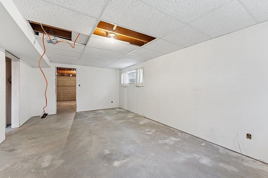 1521 E 64th Avenue Vancouver, BC - 25