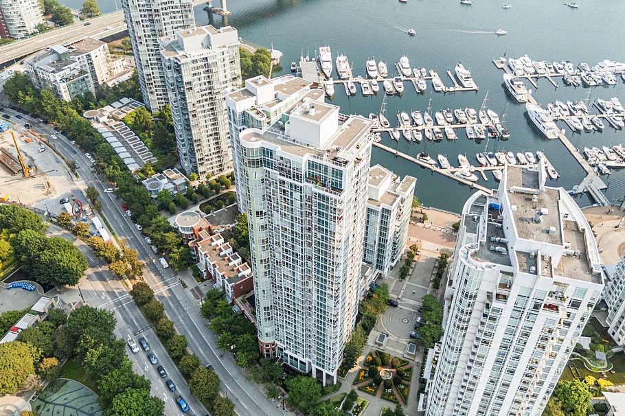 1501 193 Aquarius Mews Vancouver, BC - 39