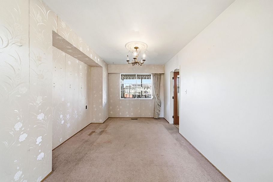 4561 Manor Street Vancouver, BC - 4