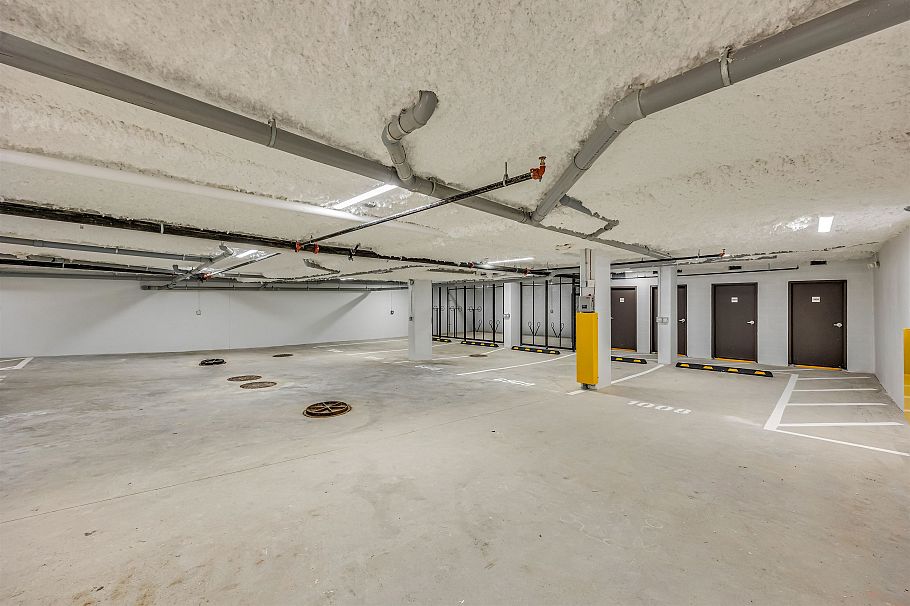 1010 W 52nd Avenue Vancouver, BC - 19