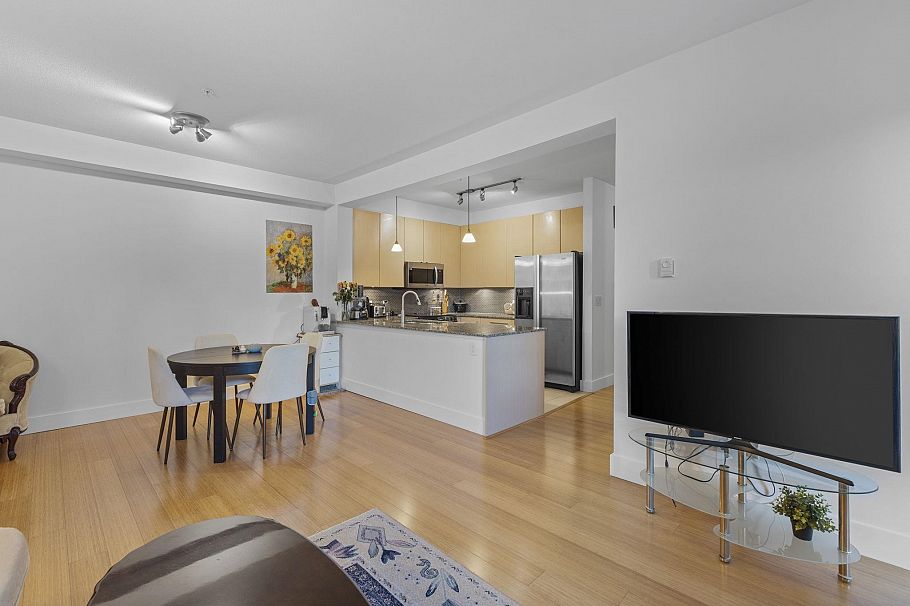 307 6268 Eagles Drive Vancouver, BC - 11