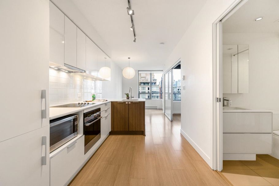 1605 1308 Hornby Street Vancouver, BC - 3