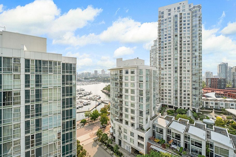 1501 193 Aquarius Mews Vancouver, BC - 24