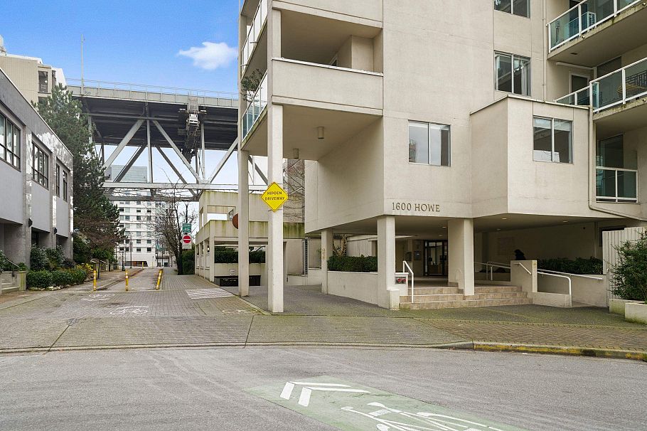 205 1600 Howe Street Vancouver, BC - 29