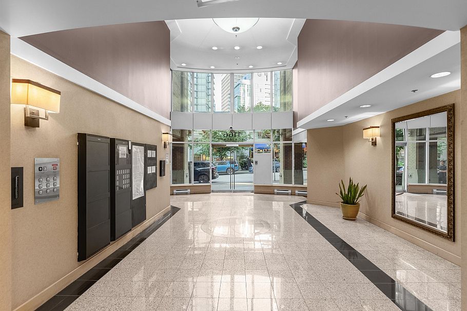 2702 1166 Melville Street Vancouver, BC - 31