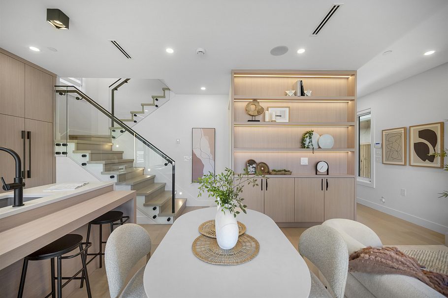 2 5033 Prince Albert Street Vancouver, BC - 5