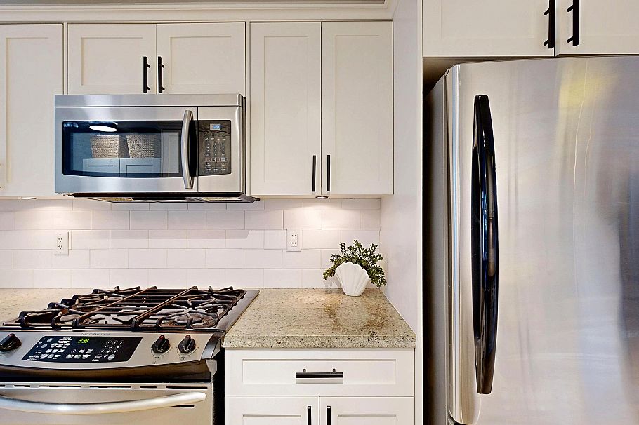 101 1672 E Pender Street Vancouver, BC - 8