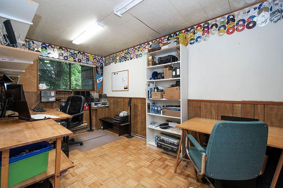 3875 Regent Avenue North Vancouver, BC - 21