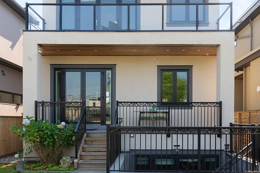 4043 W 11th Avenue Vancouver, BC - 40