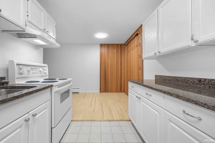 103 150 E 5th Street North Vancouver, BC - 12