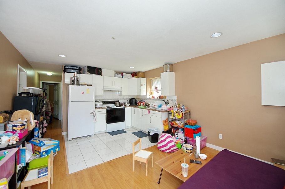 6499 St. Catherines Street Vancouver, BC - 7