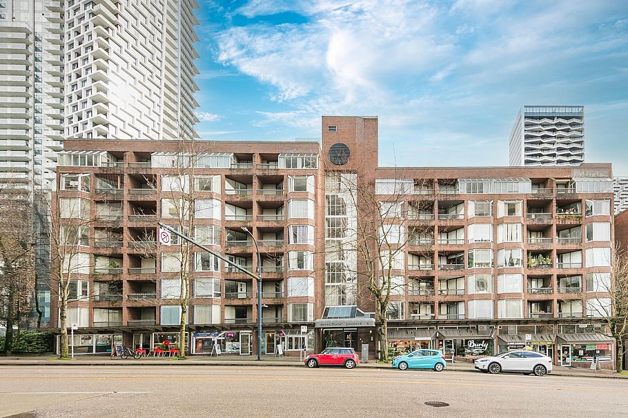 209 1330 Burrard Street Vancouver, BC - 11