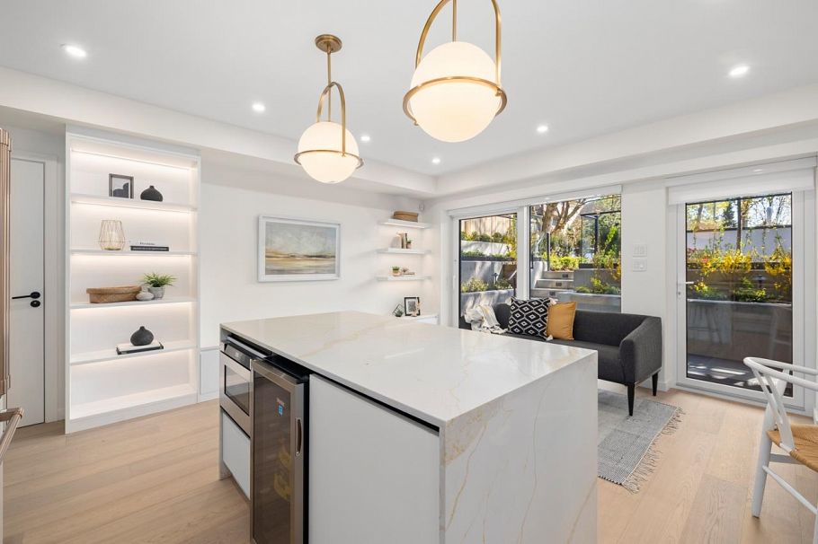 681 W 18th Avenue Vancouver, BC - 9