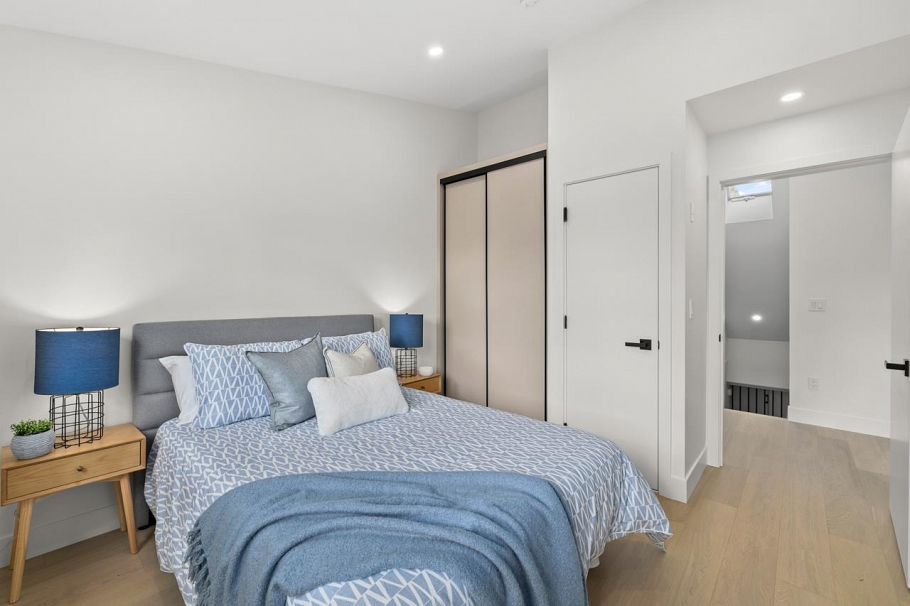 2436 W 49th Avenue Vancouver, BC - 26