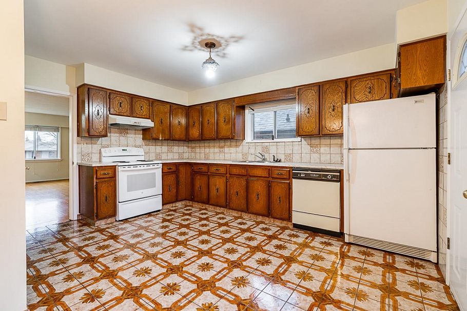 1174 Kelowna Street Vancouver, BC - 13