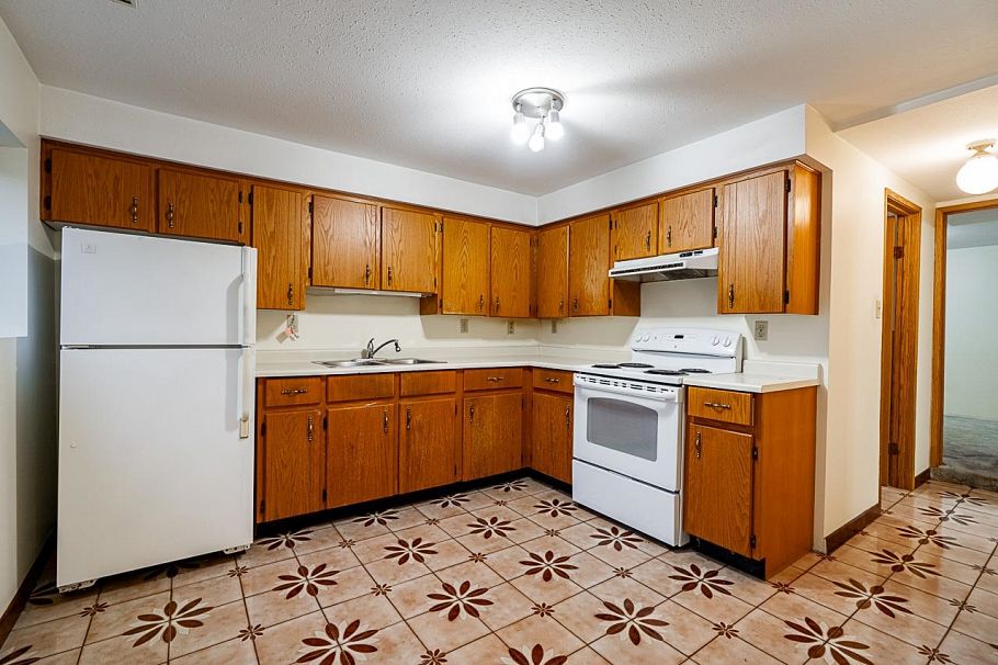 1174 Kelowna Street Vancouver, BC - 19