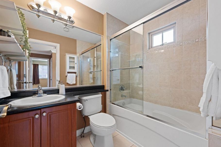 1254 E 11th Avenue Vancouver, BC - 14