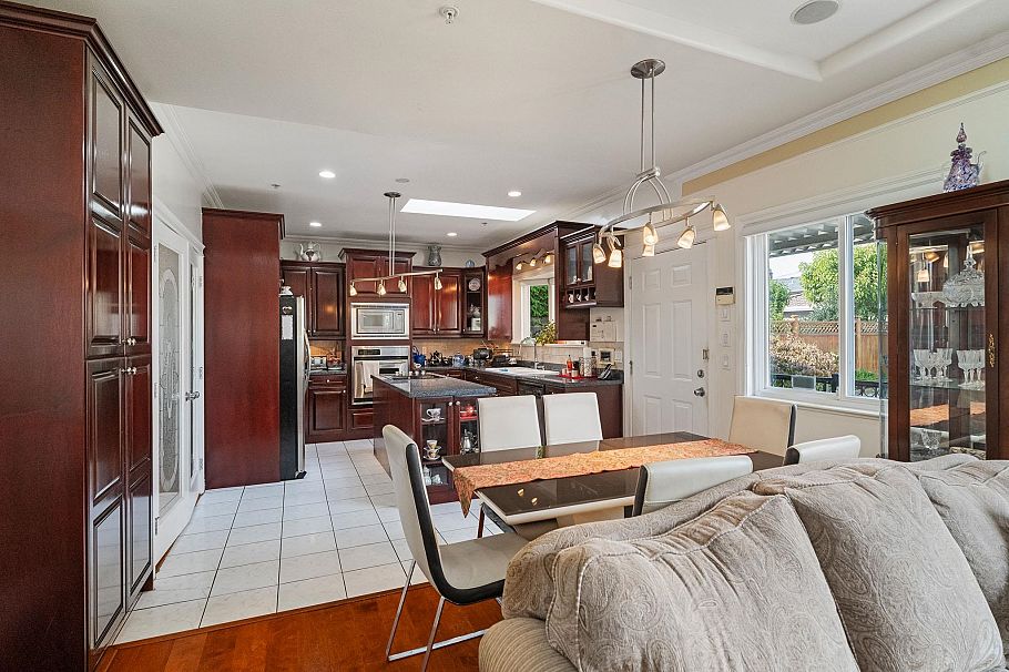 339 E 63rd Avenue Vancouver, BC - 16