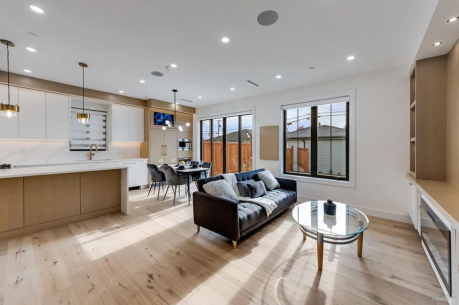 2 150 E 51st Avenue Vancouver, BC - 2