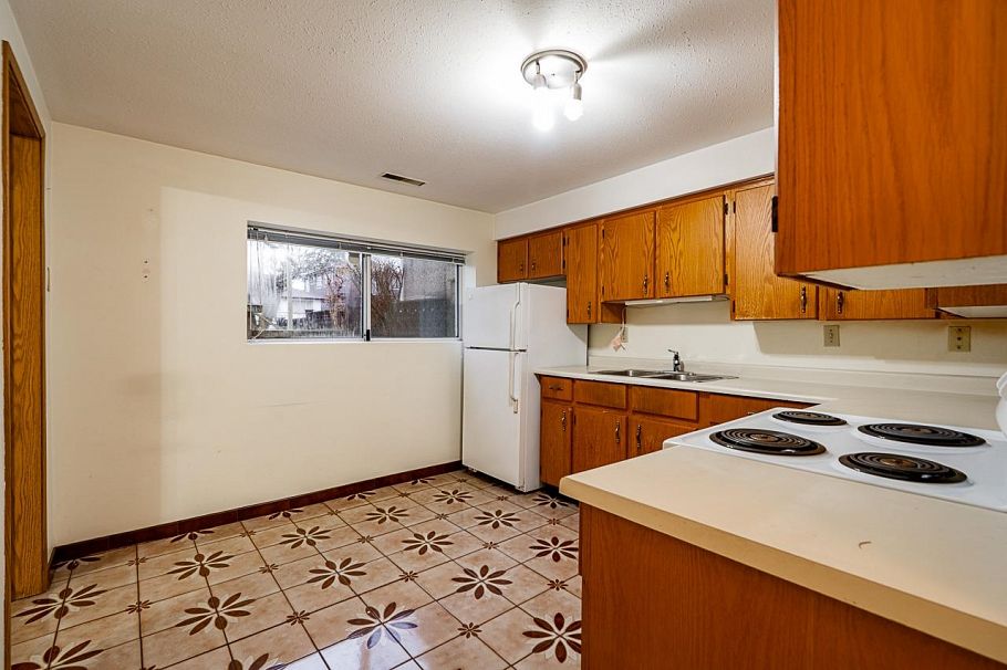 1174 Kelowna Street Vancouver, BC - 20