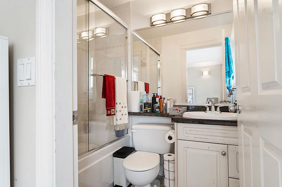 339 E 63rd Avenue Vancouver, BC - 32