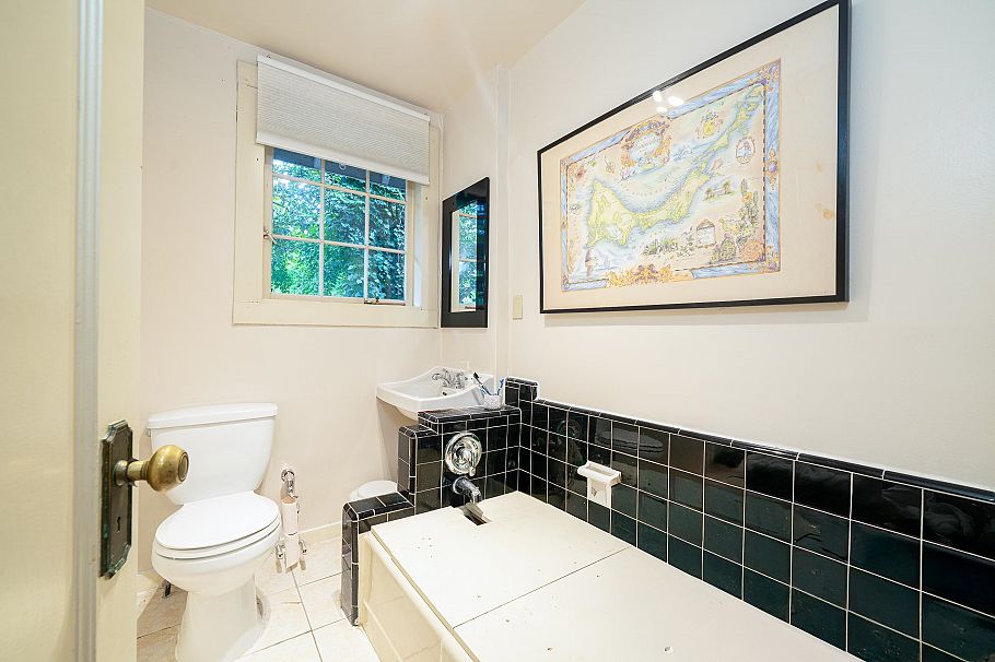 1989 W King Edward Avenue Vancouver, BC - 12