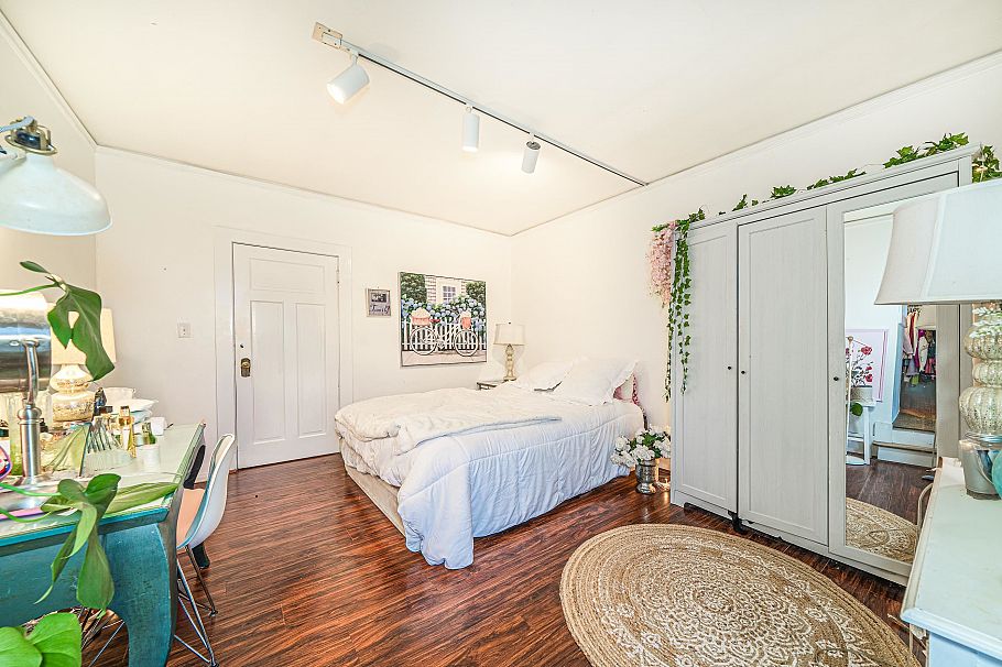 1989 W King Edward Avenue Vancouver, BC - 23