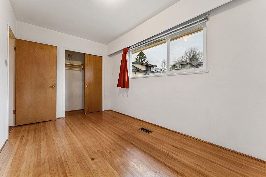 1521 E 64th Avenue Vancouver, BC - 16