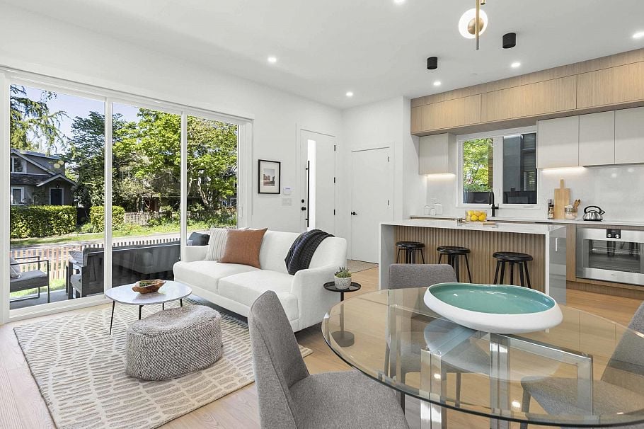 1 4422 W 6th Avenue Vancouver, BC - 1