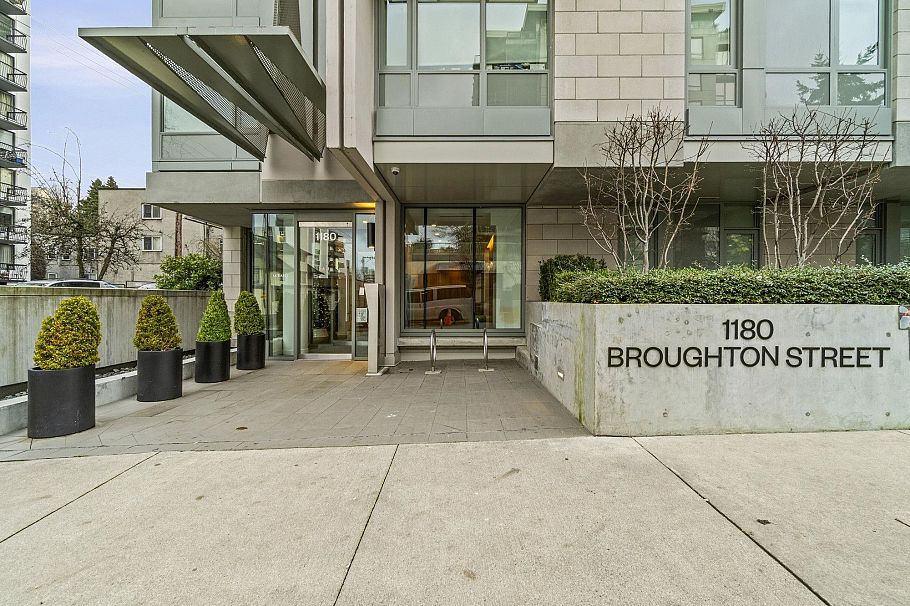 505 1180 Broughton Street Vancouver, BC - 1