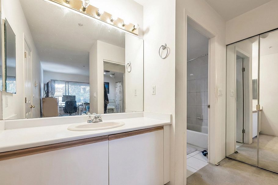 202 525 Wheelhouse Square Vancouver, BC - 21