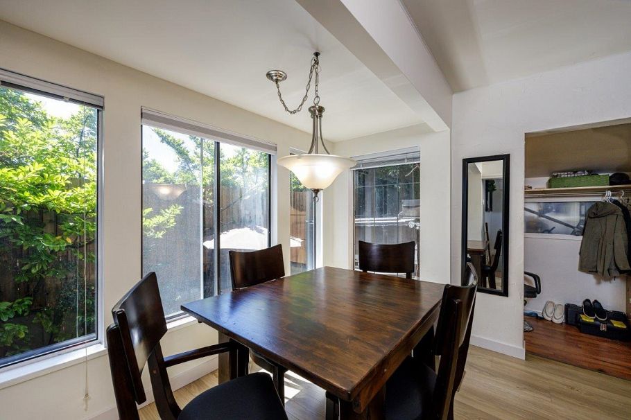 1061 Gladwin Drive North Vancouver, BC - 11