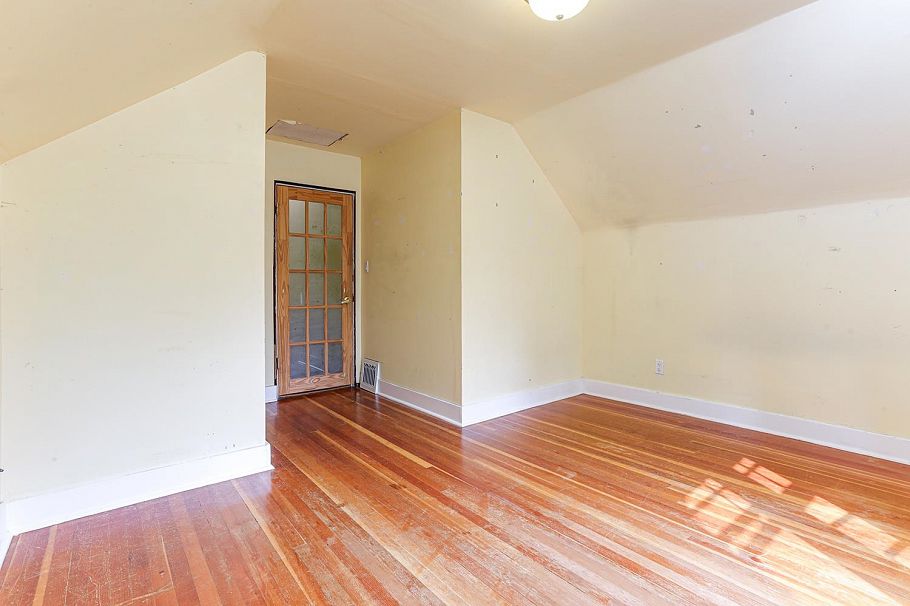 4557 W 14th Avenue Vancouver, BC - 17