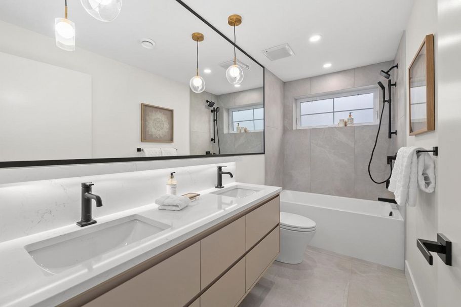 2436 W 49th Avenue Vancouver, BC - 29