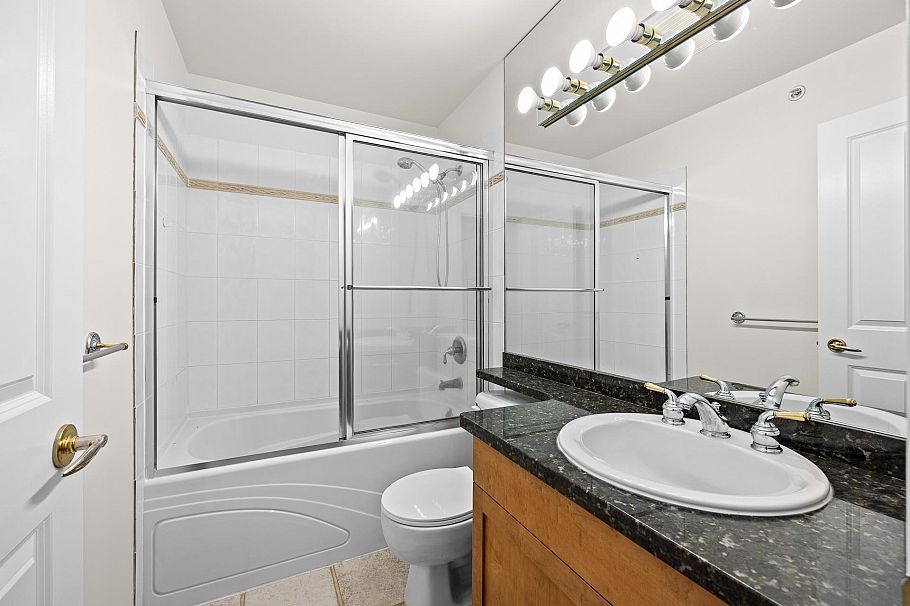 5406 Larch Street Vancouver, BC - 23