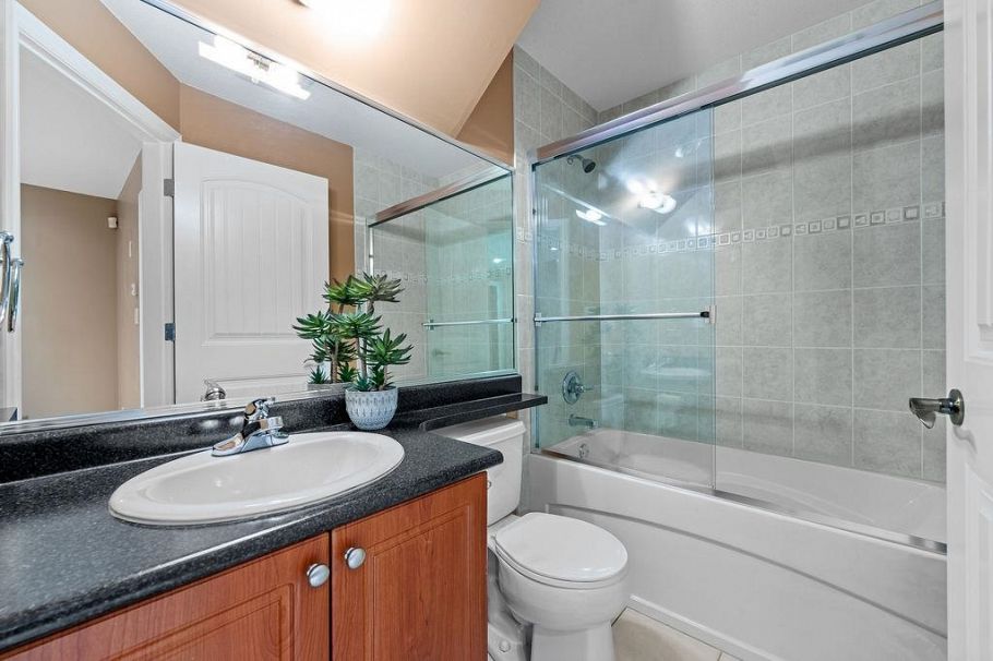 1254 E 11th Avenue Vancouver, BC - 19