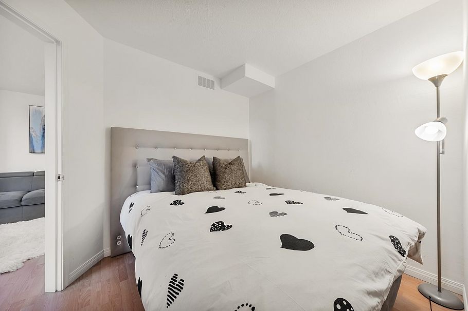 209 1330 Burrard Street Vancouver, BC - 3