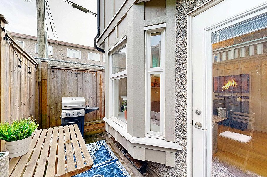 101 1672 E Pender Street Vancouver, BC - 24