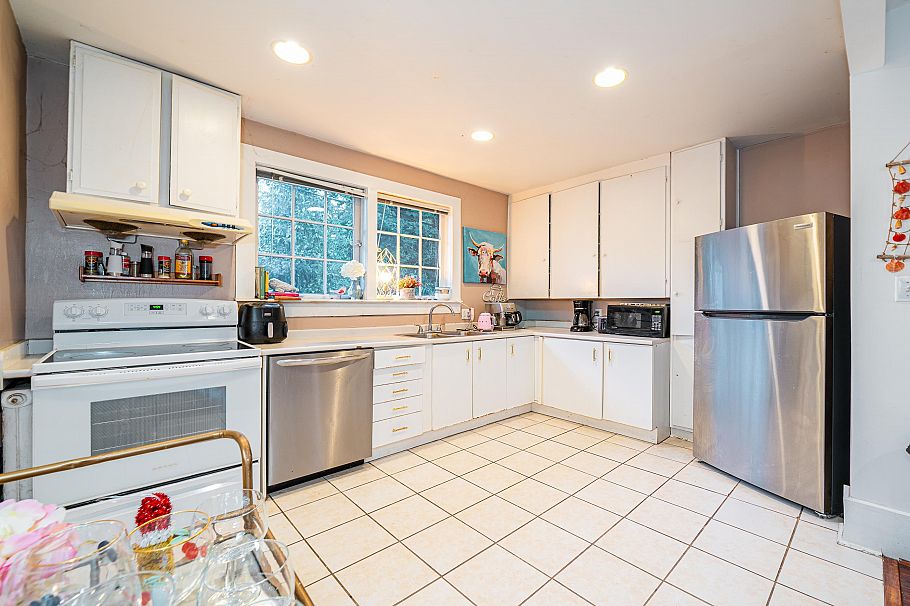 1989 W King Edward Avenue Vancouver, BC - 21