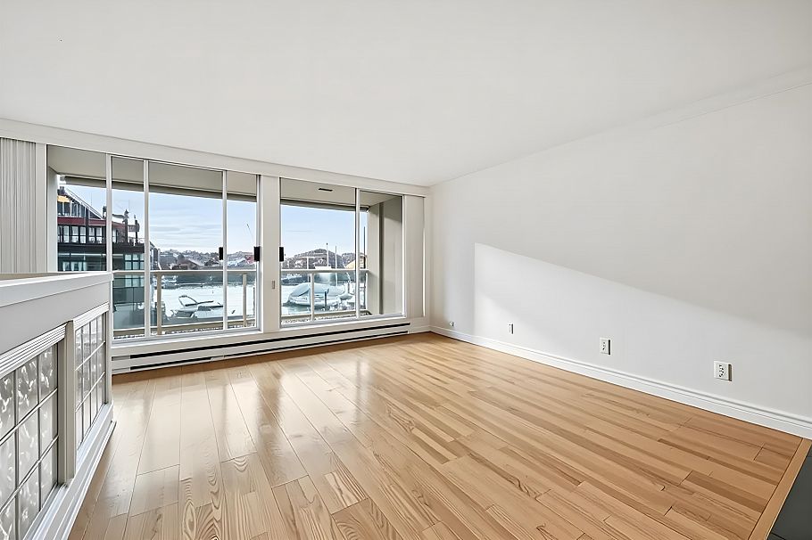 205 1600 Howe Street Vancouver, BC - 1