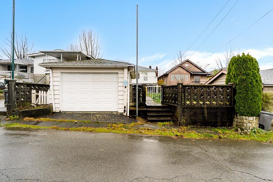 1174 Kelowna Street Vancouver, BC - 4