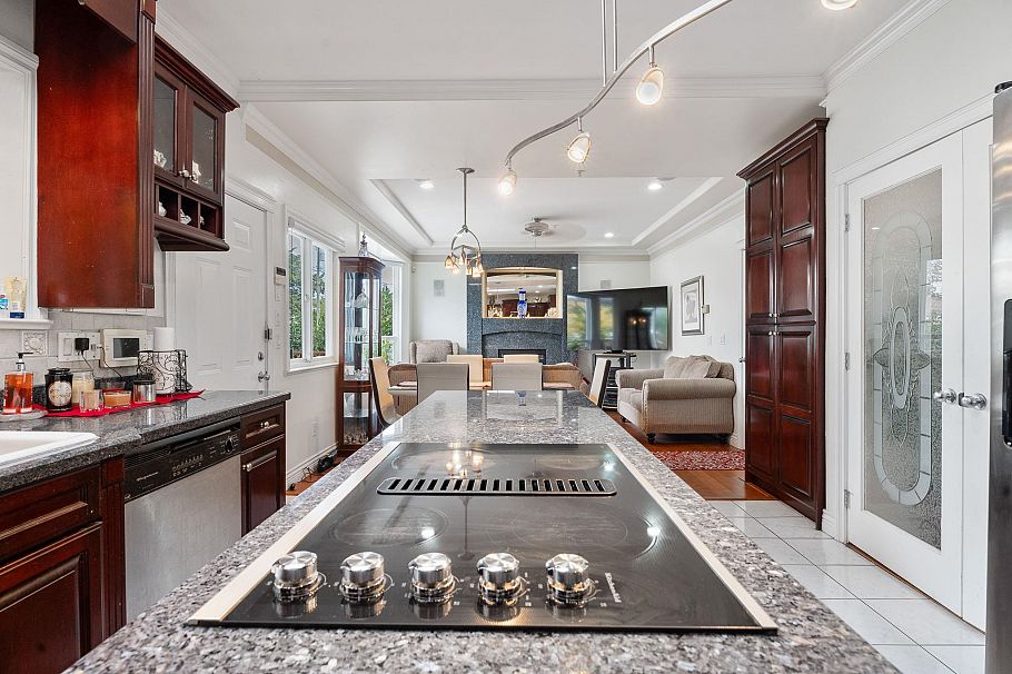 339 E 63rd Avenue Vancouver, BC - 13