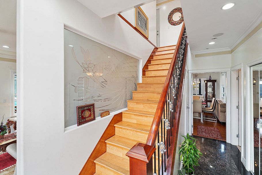 339 E 63rd Avenue Vancouver, BC - 6