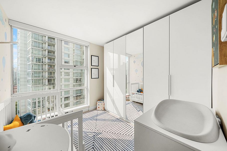 1501 193 Aquarius Mews Vancouver, BC - 18