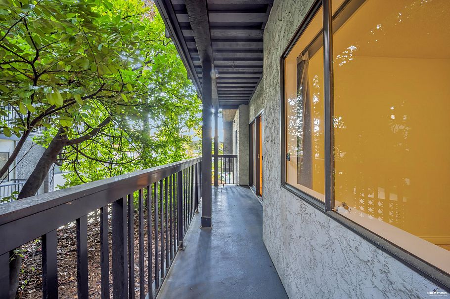 103 150 E 5th Street North Vancouver, BC - 16